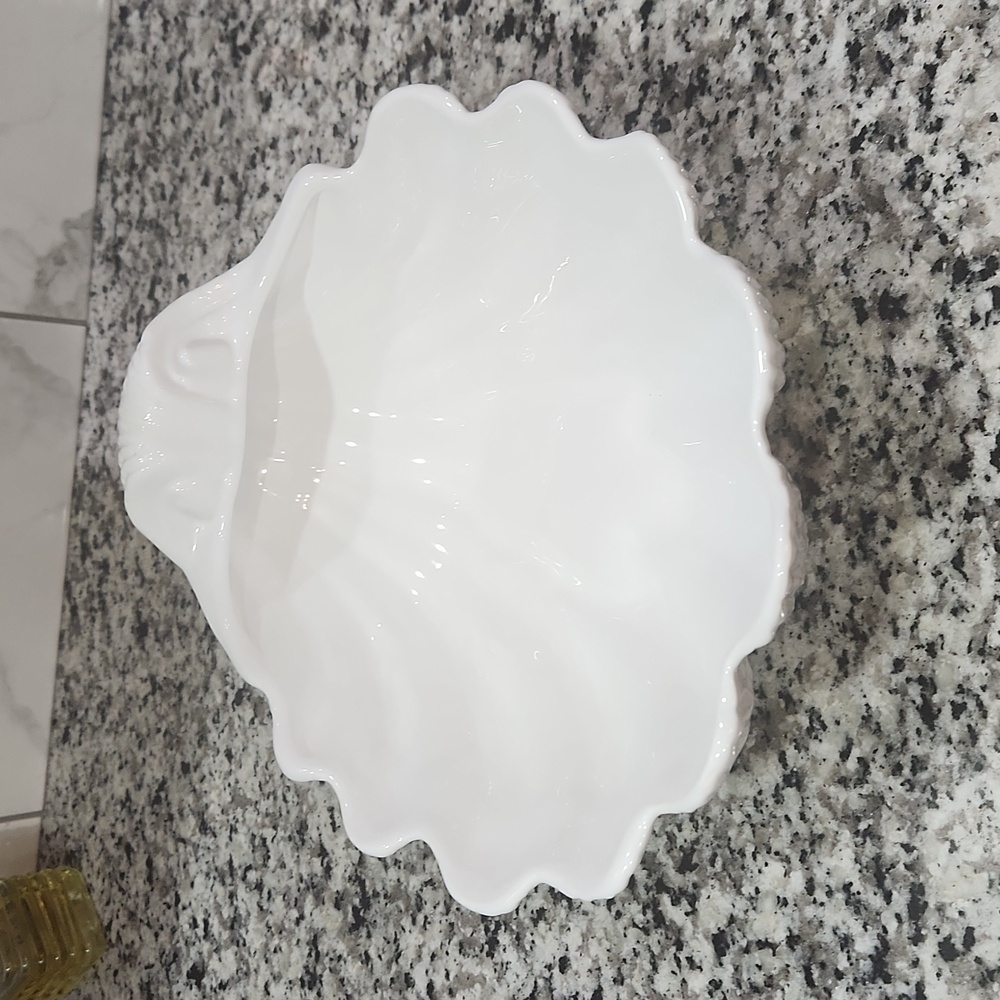 Large Ceramic Sea Shell//White